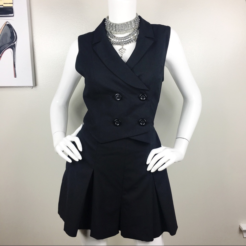 Alice & Olivia Black sleeveless romper 2- CG211